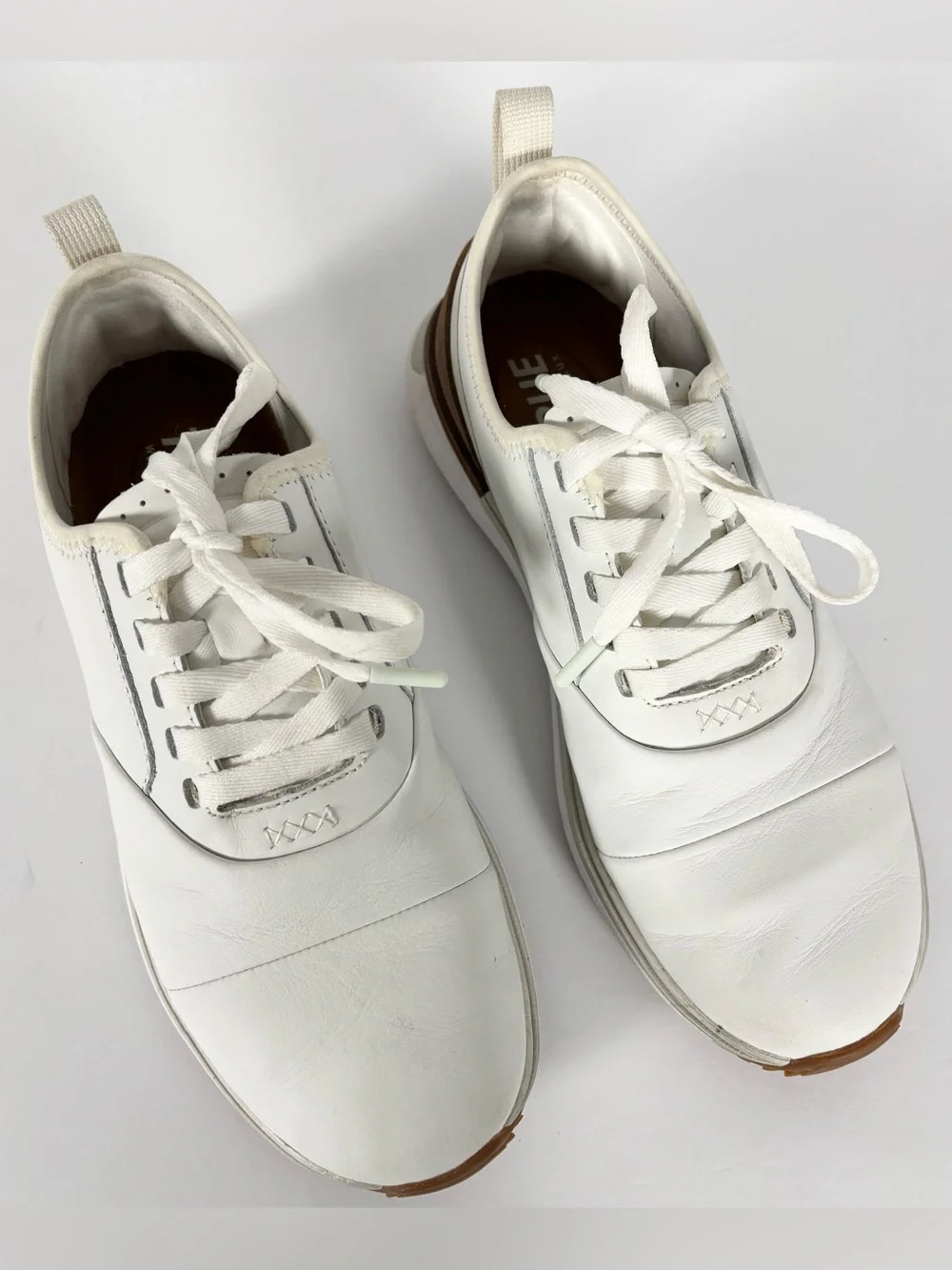 TRUE Linkswear Pro White Waterproof Full Grain Leather Spikeless Golf Shoe‎